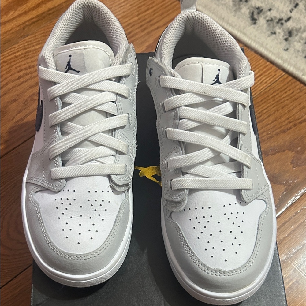 Nike Kids White and Light Gray Low-Top Sneakers